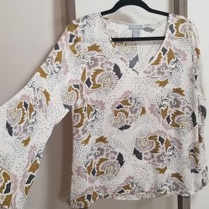 KENAR  flowy bell sleeve floral top Vneck Medium